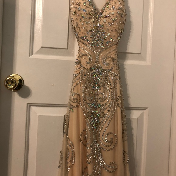 Beautiful mermaid fit prom dress - Picture 4 of 8